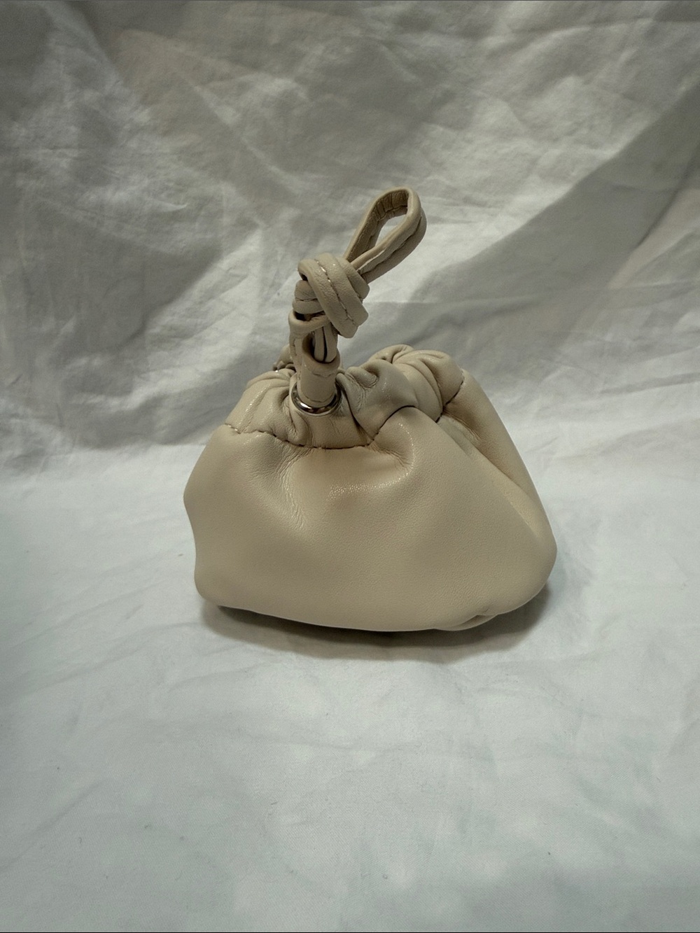 NWOT Women’s Steve Madden Cream Mini Drawstring Pouch Bag Keychain. One Size. - Picture 3 of 7